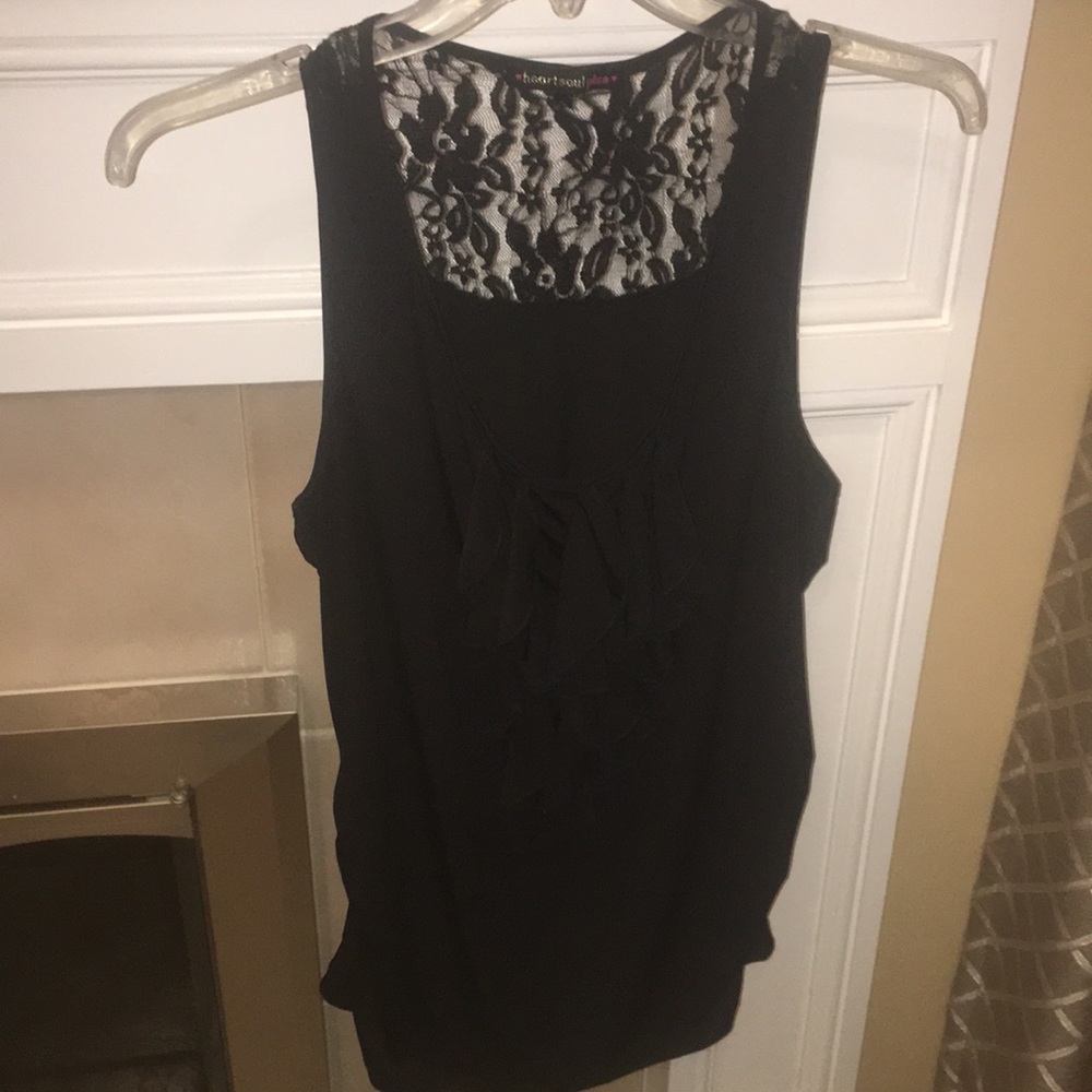 Ruffled tank top with lace detail